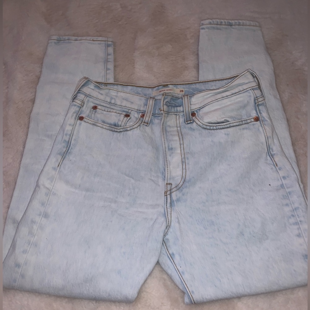 Levi’s Lightwash Skinny Jeans